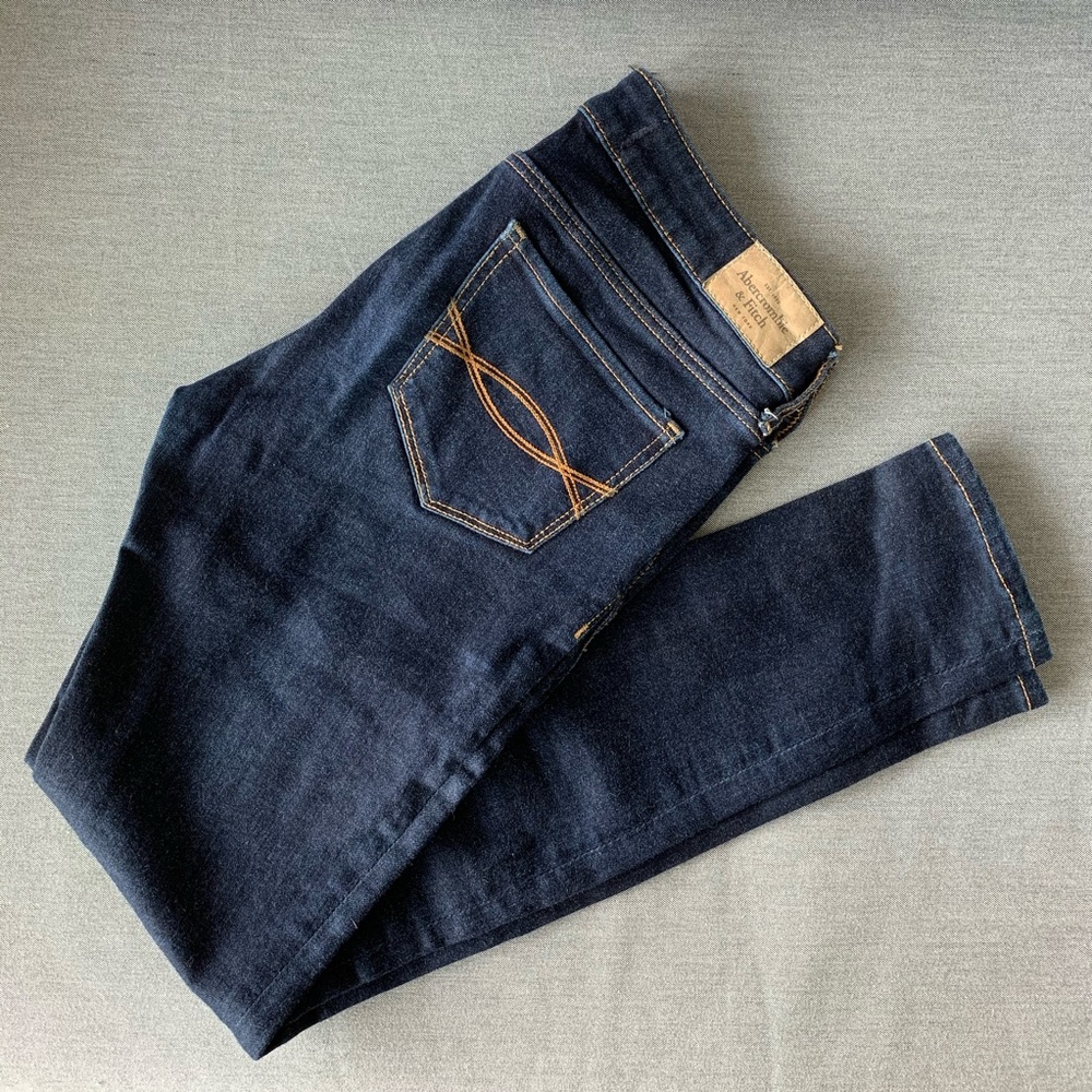 ABERCROMBIE & FITCH Deep Blue Skinny Jeans